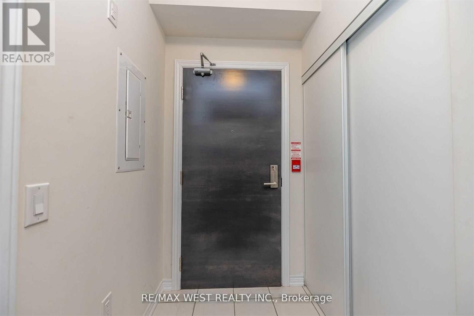 102 - 2393 Bronte Road, Oakville, Ontario  L6M 4J2 - Photo 9 - W12687450