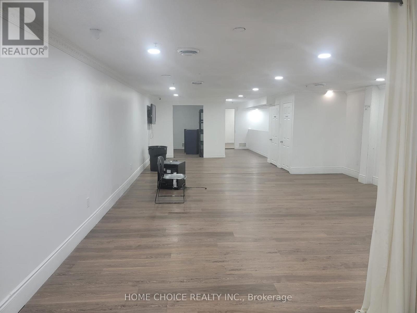 17 (Upper Level) - 1270 Finch Avenue, Toronto, Ontario  M3J 3J7 - Photo 2 - W12687486