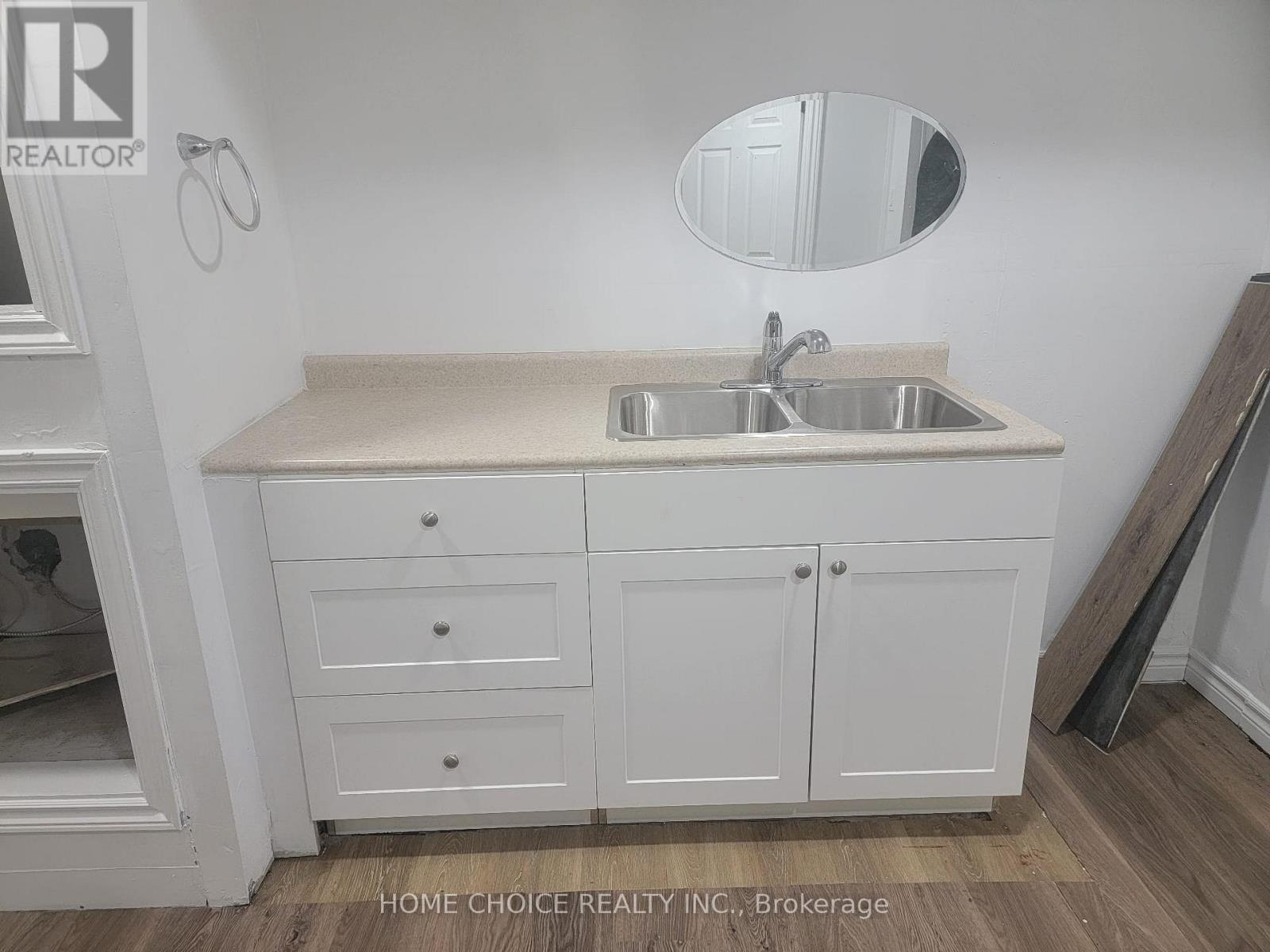 17 (Upper Level) - 1270 Finch Avenue, Toronto, Ontario  M3J 3J7 - Photo 6 - W12687486