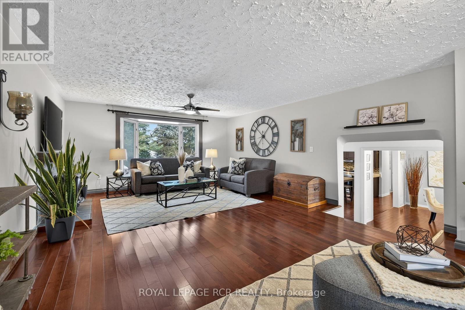 11 Hilltop Drive, Caledon, Ontario  L7C 1K7 - Photo 12 - W12687504