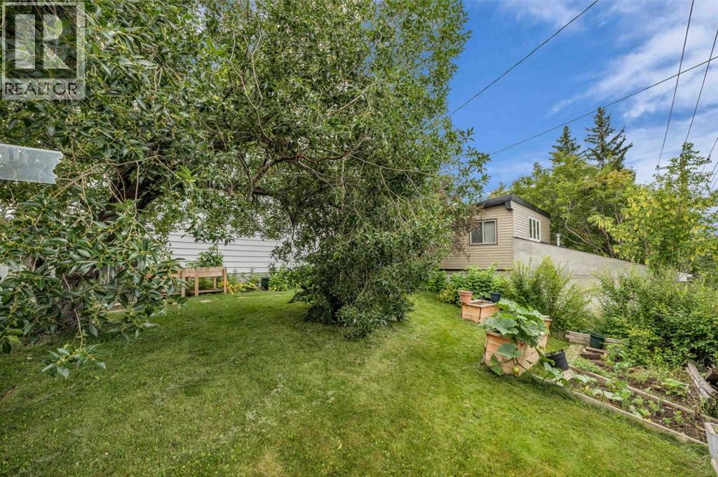 403 Queen Alexandra Way SE, Calgary, Alberta