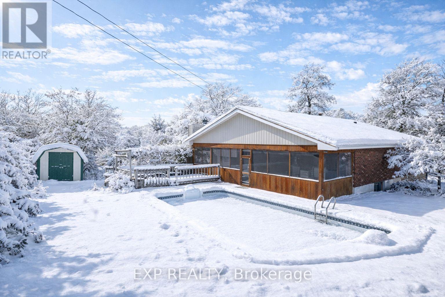 121 QUEEN STREET, Kawartha Lakes, Ontario