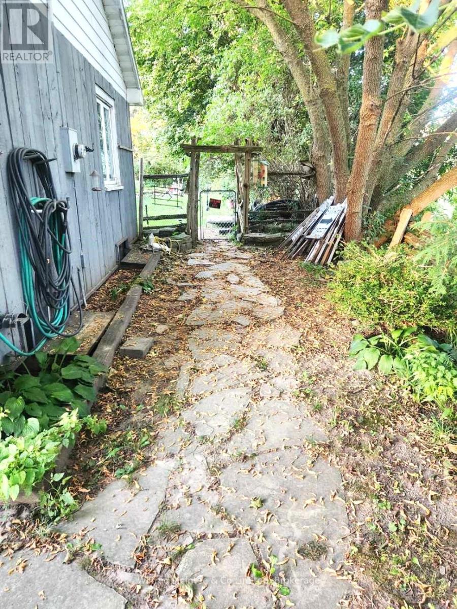 370 Foster Street, Wellington North, Ontario  N0G 2L1 - Photo 37 - X12415641