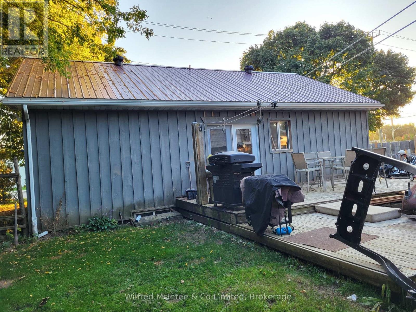 370 Foster Street, Wellington North, Ontario  N0G 2L1 - Photo 38 - X12415641