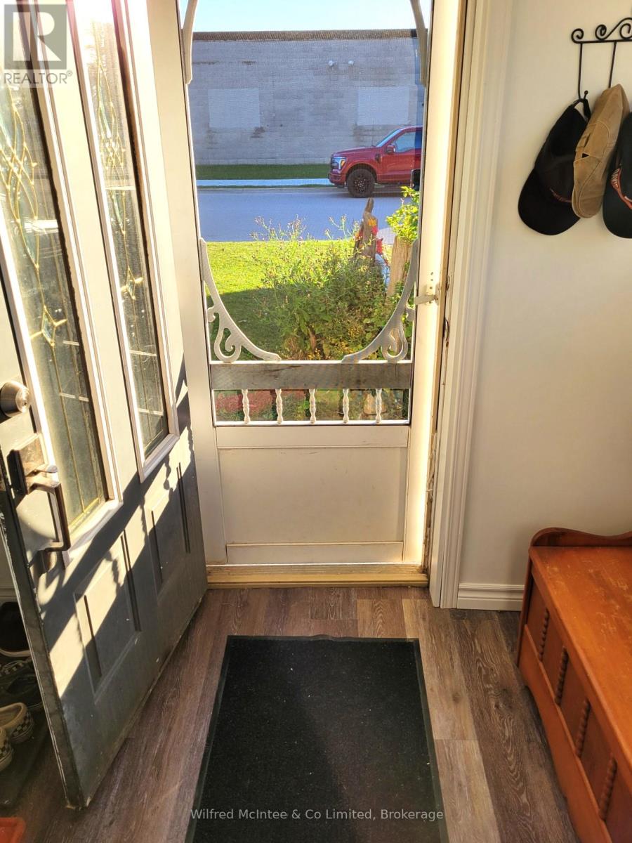 370 Foster Street, Wellington North, Ontario  N0G 2L1 - Photo 12 - X12415870