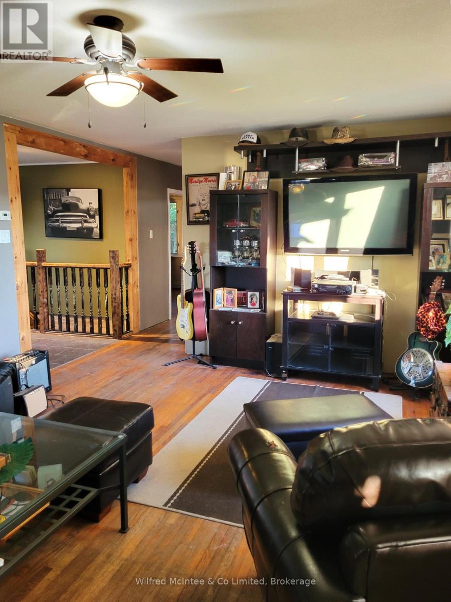 370 Foster Street, Wellington North, Ontario  N0G 2L1 - Photo 13 - X12415870