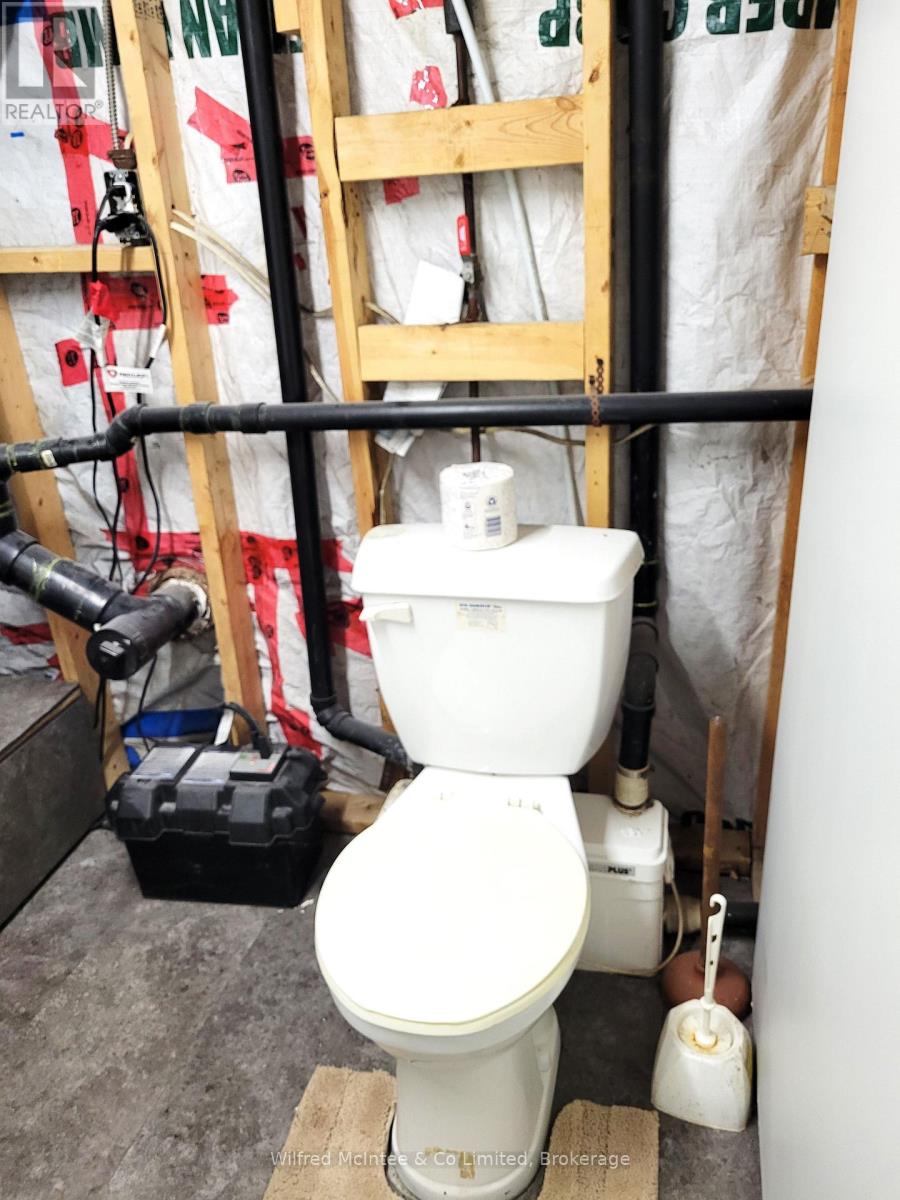 370 Foster Street, Wellington North, Ontario  N0G 2L1 - Photo 35 - X12415870