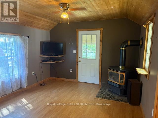 15588 Highway 35, Algonquin Highlands, Ontario  K0M 2K0 - Photo 13 - X12460877