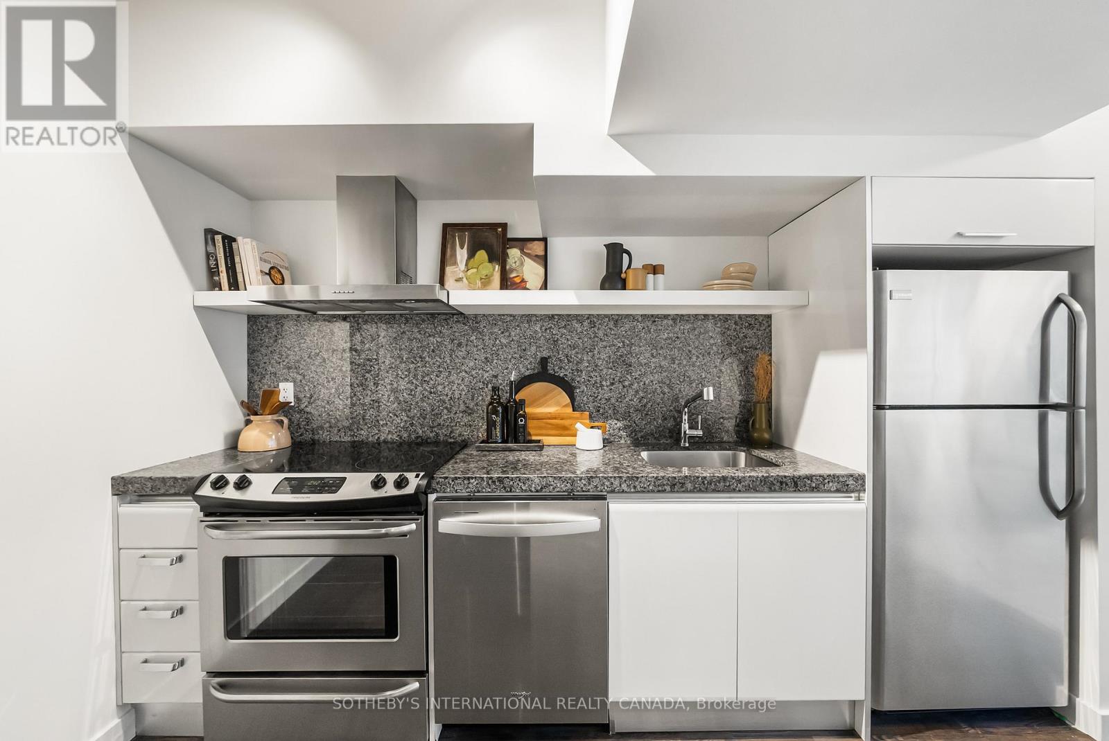 104 - 75 Portland Street, Toronto, Ontario  M5V 2M9 - Photo 7 - C12660826