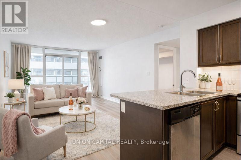 1007 - 19 Grand Trunk Crescent, Toronto (Waterfront Communities), Ontario  M5J 3A3 - Photo 4 - C12687152