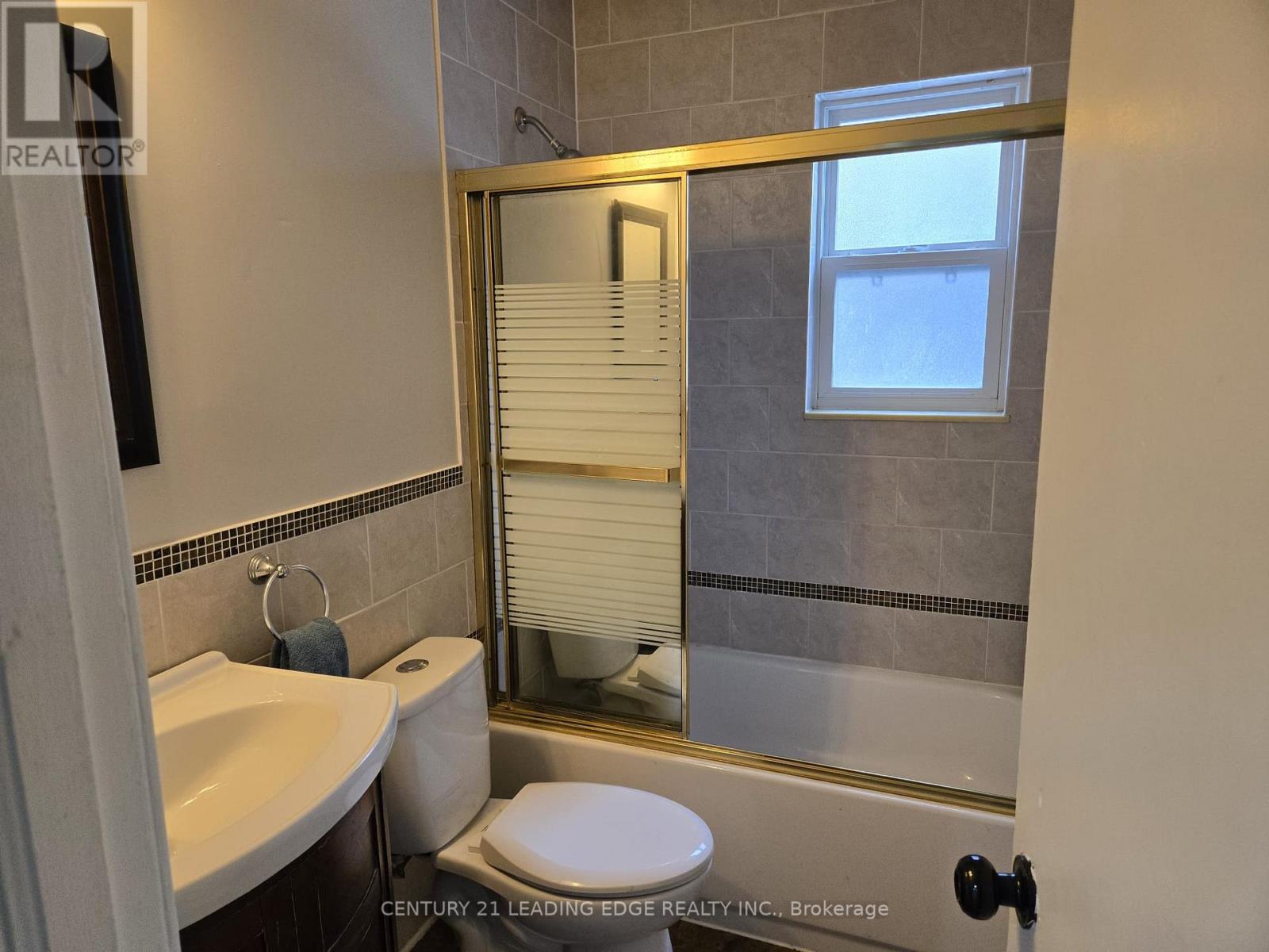 Main - 70 Admiral Road, Ajax, Ontario  L1S 2N9 - Photo 4 - E12656880