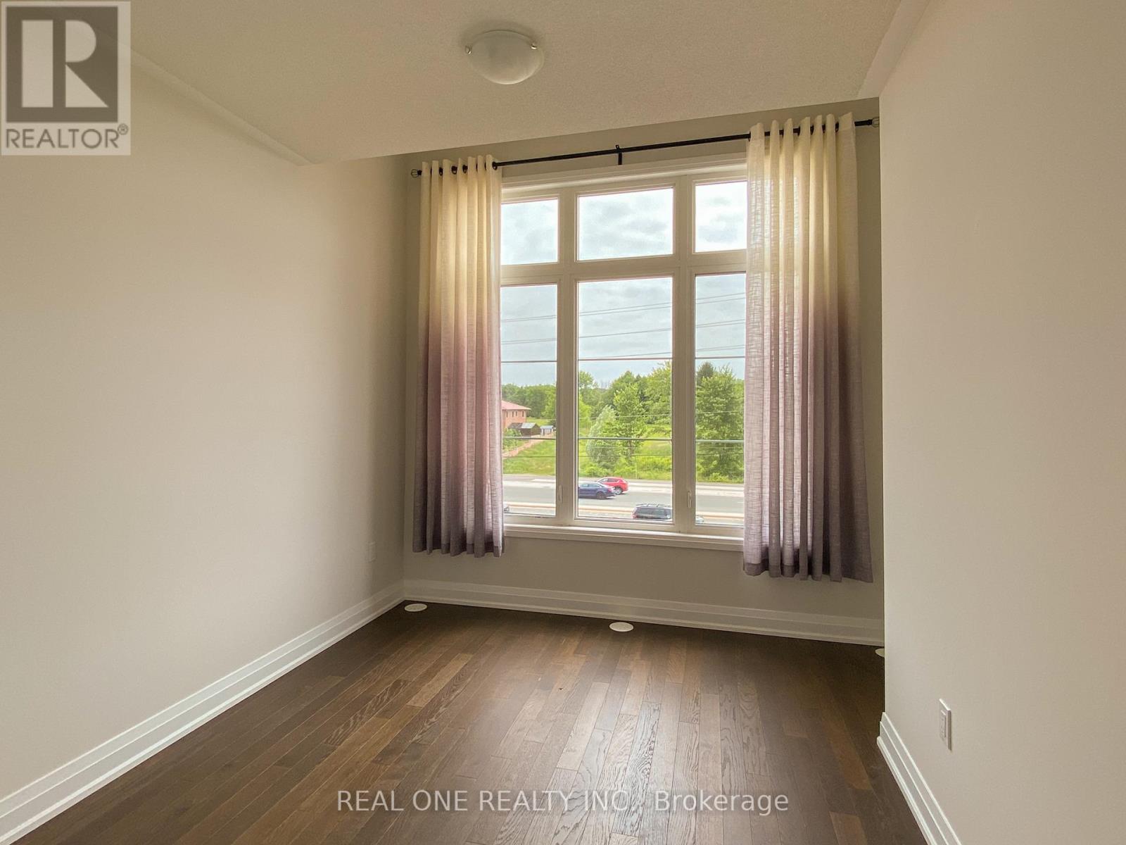 1490 Yellow Rose Circle, Oakville, Ontario  L6M 5L3 - Photo 17 - W12687380