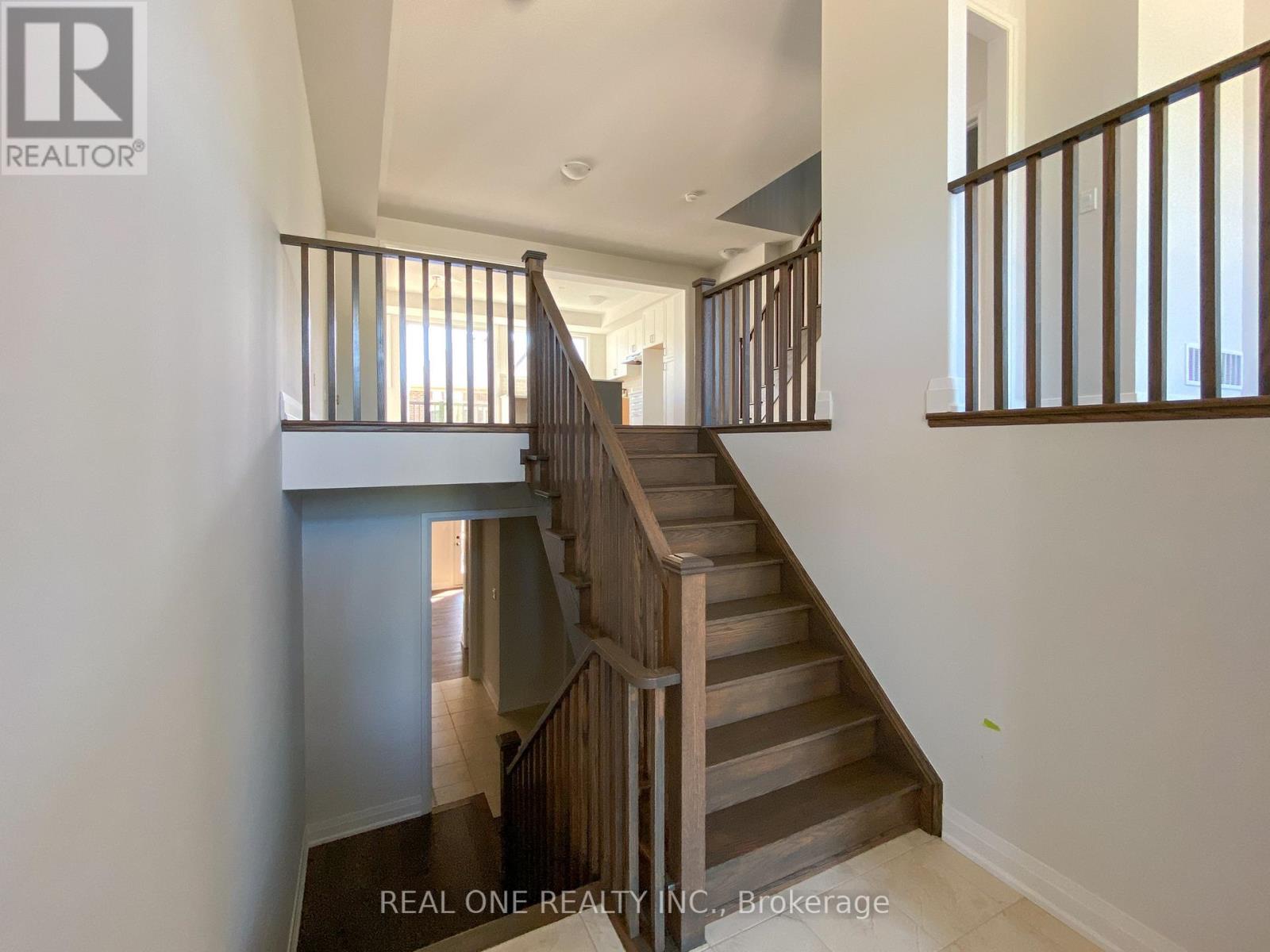 1490 Yellow Rose Circle, Oakville, Ontario  L6M 5L3 - Photo 3 - W12687380