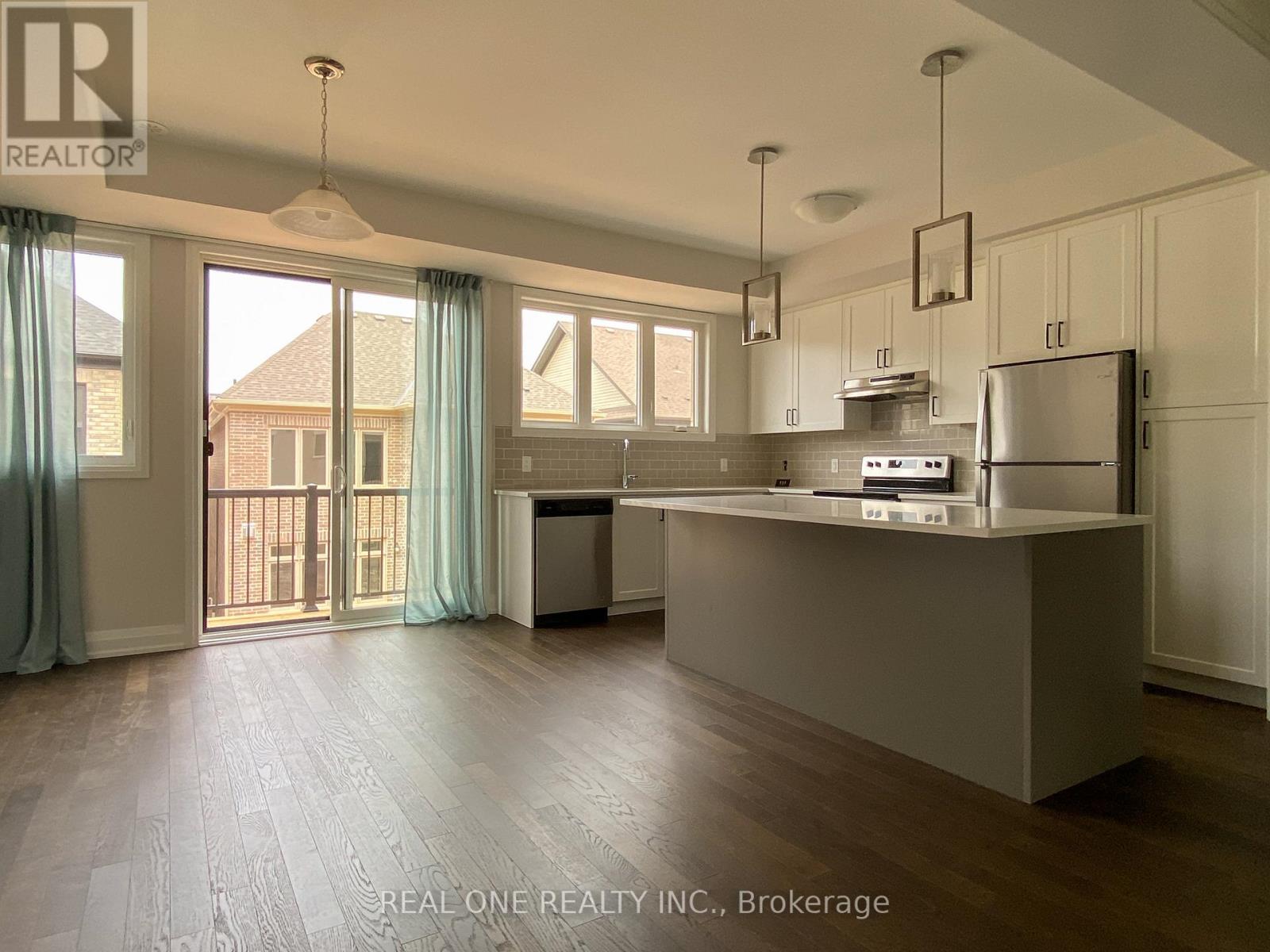 1490 Yellow Rose Circle, Oakville, Ontario  L6M 5L3 - Photo 5 - W12687380