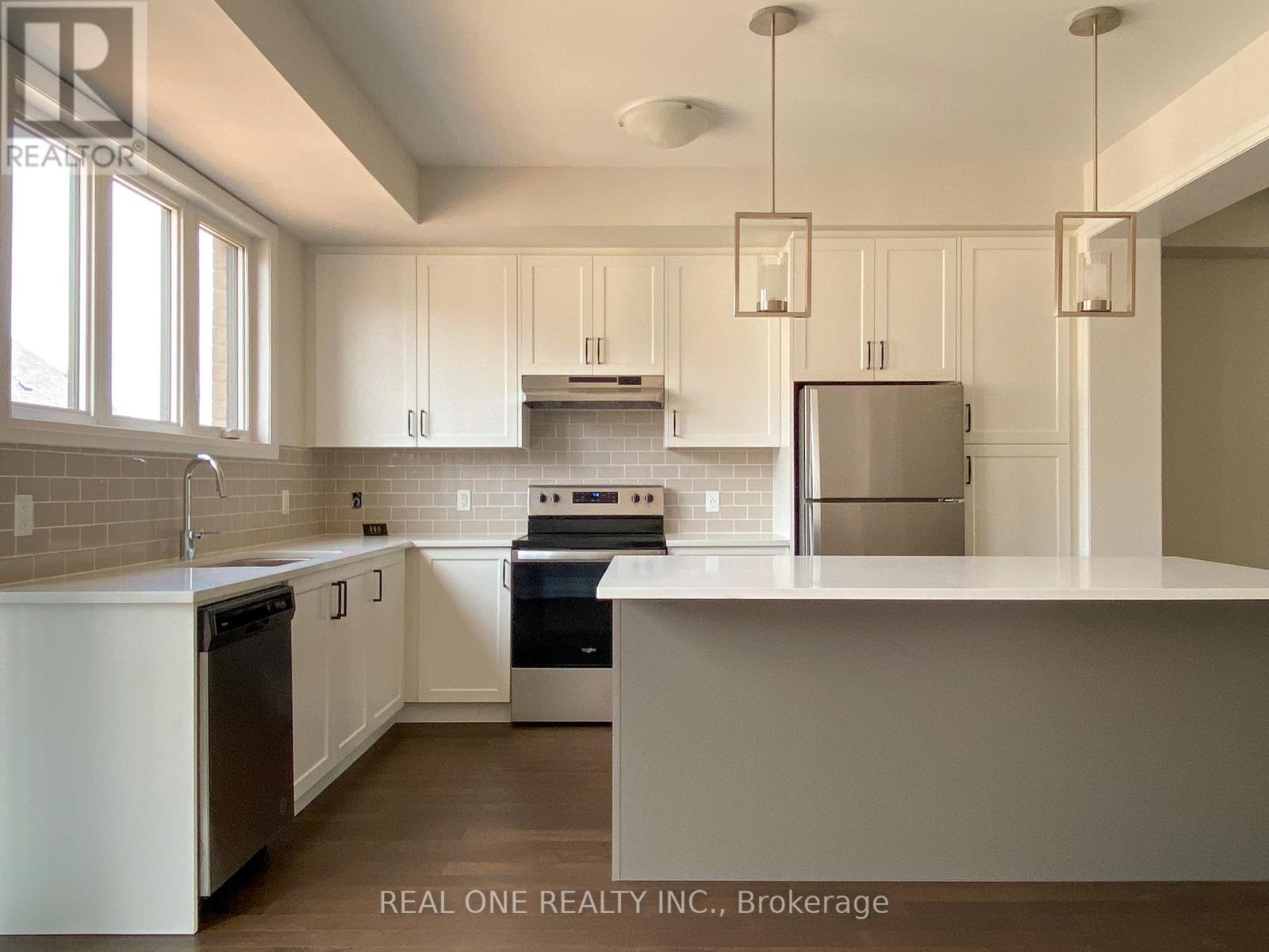 1490 Yellow Rose Circle, Oakville, Ontario  L6M 5L3 - Photo 7 - W12687380