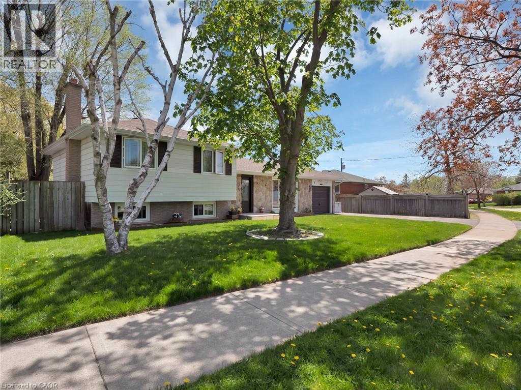 1537 FISHER Avenue, Burlington, Ontario