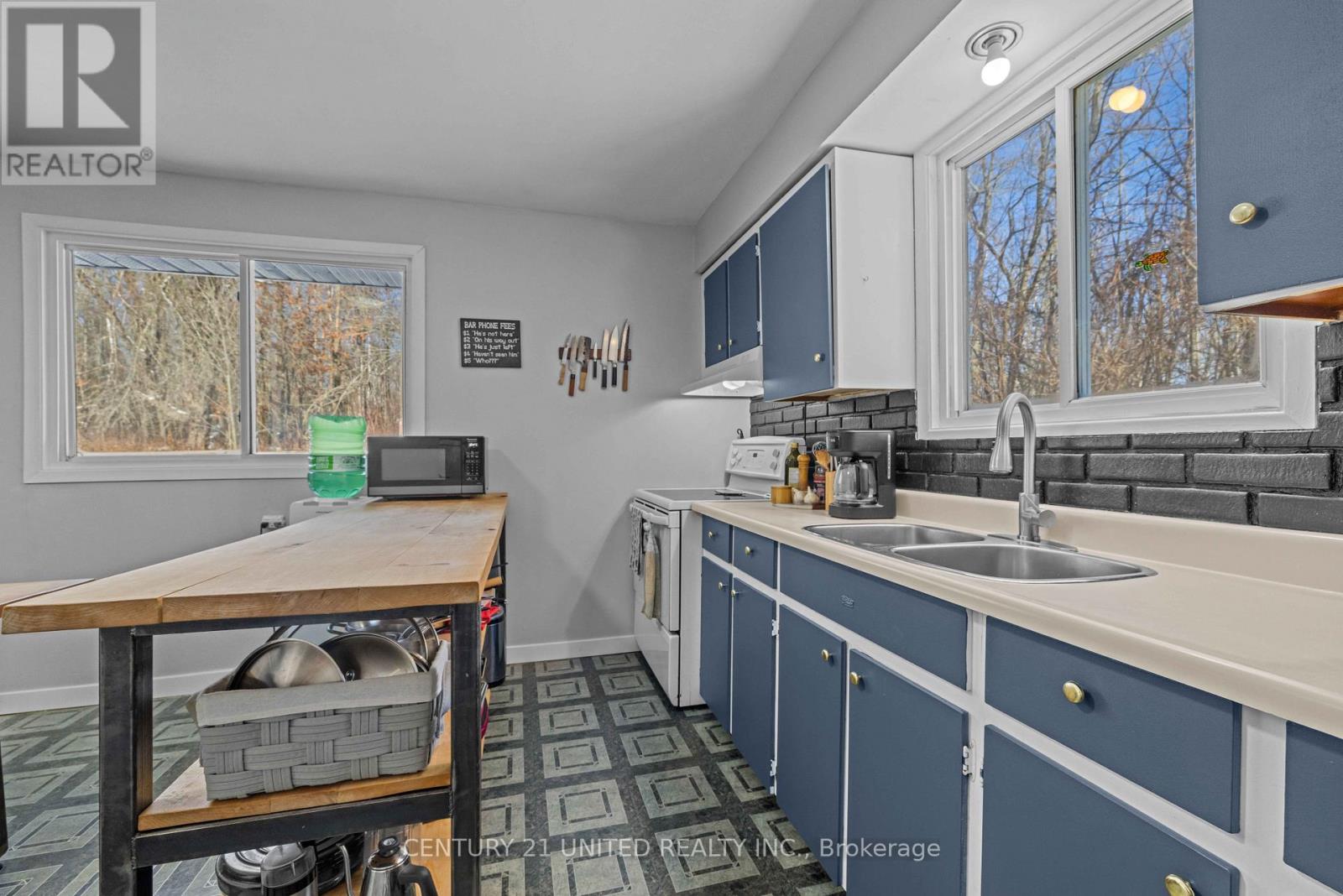 1100 Listowel Line, Selwyn, Ontario  K0L 1T0 - Photo 5 - X12687528