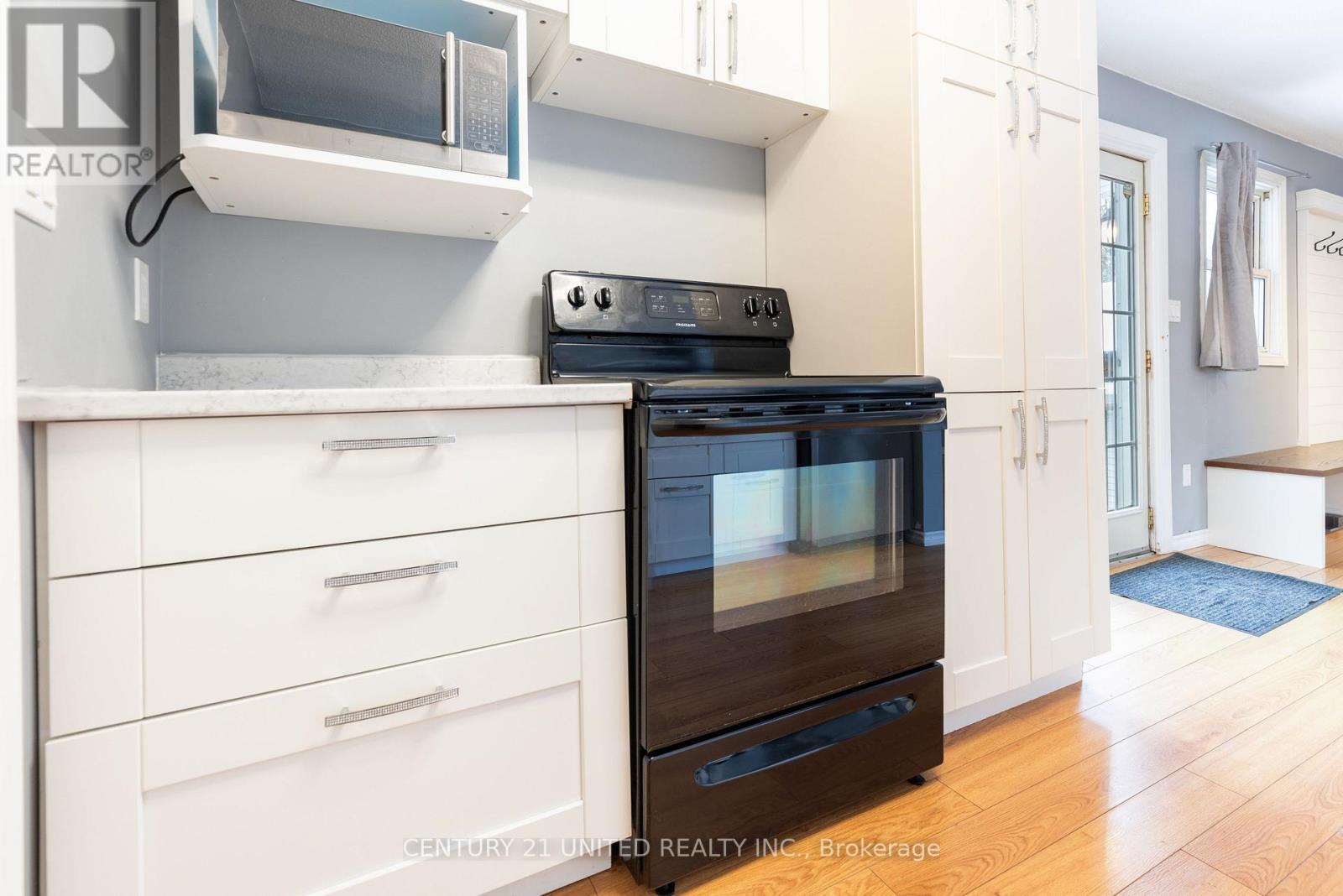 17 Lawrence Street S, Kawartha Lakes, Ontario  K9J 6X3 - Photo 16 - X12687634