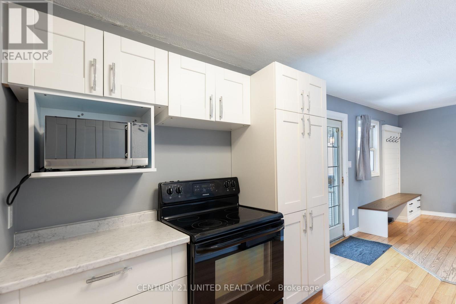 17 Lawrence Street S, Kawartha Lakes, Ontario  K9J 6X3 - Photo 17 - X12687634