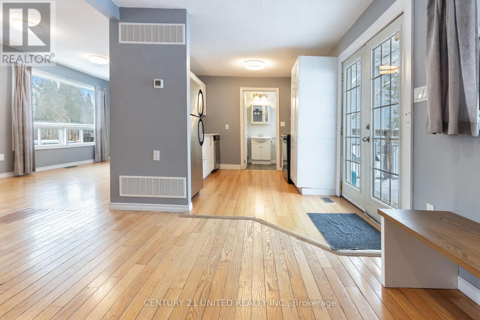 17 Lawrence Street S, Kawartha Lakes, Ontario  K9J 6X3 - Photo 7 - X12687634