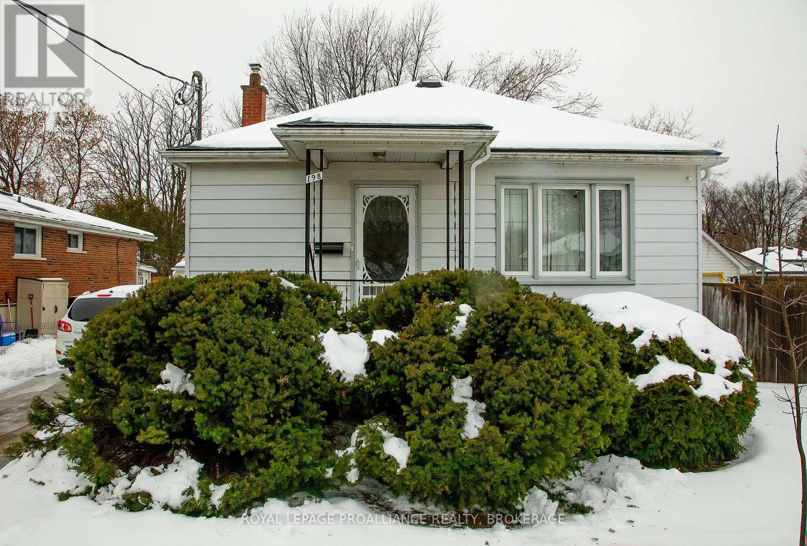 198 Kingscourt Avenue, Kingston, Ontario K7K 4P8 - Photo 1 - X12687540
