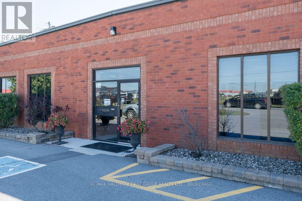 90 Industrial Boulevard, Greater Napanee, Ontario  K7R 4B7 - Photo 5 - X12687640