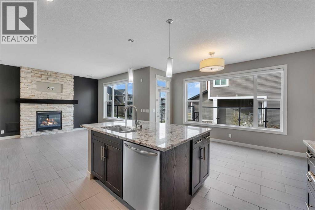 204 Sunset View, Cochrane, Alberta  T4C 0E9 - Photo 19 - A2268934