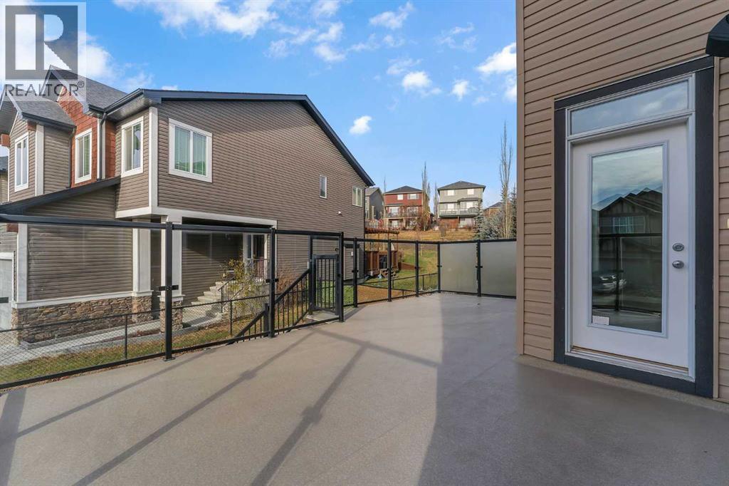 204 Sunset View, Cochrane, Alberta  T4C 0E9 - Photo 49 - A2268934