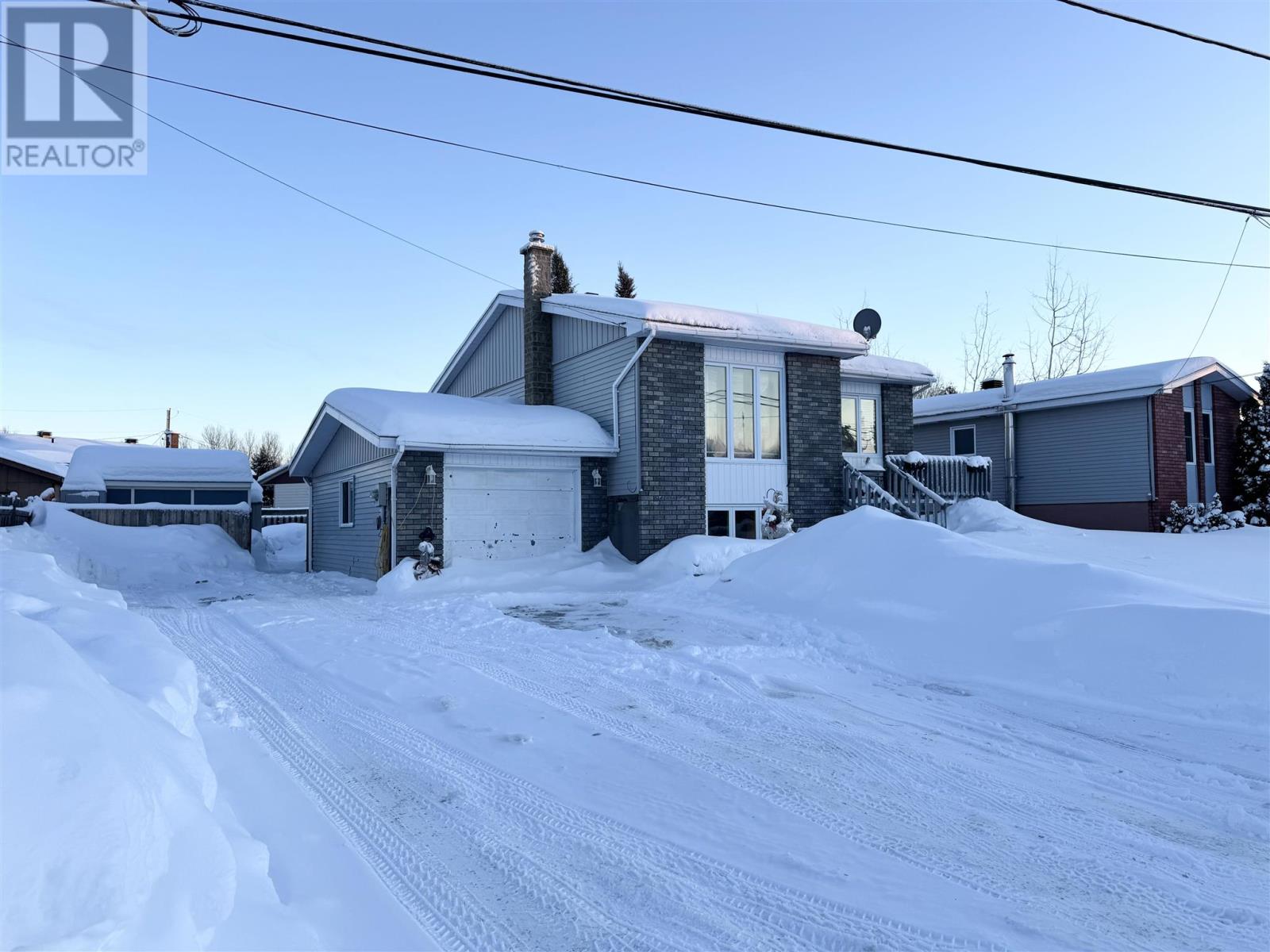 70 Richard St, Chapleau, Ontario  P0M 1K0 - Photo 3 - SM260084