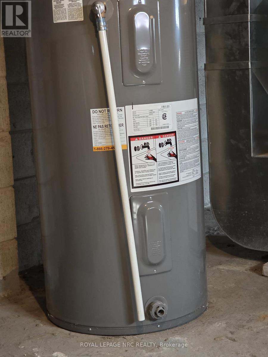 154 Fares Street, Port Colborne (East Village), Ontario  L3K 1W2 - Photo 12 - X12476957