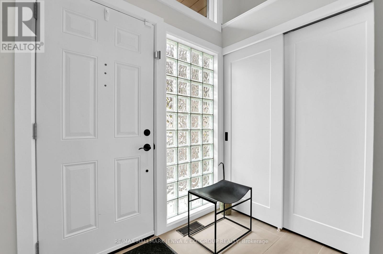 146 Percy Street, Ottawa, Ontario  K1R 6E3 - Photo 3 - X12687554