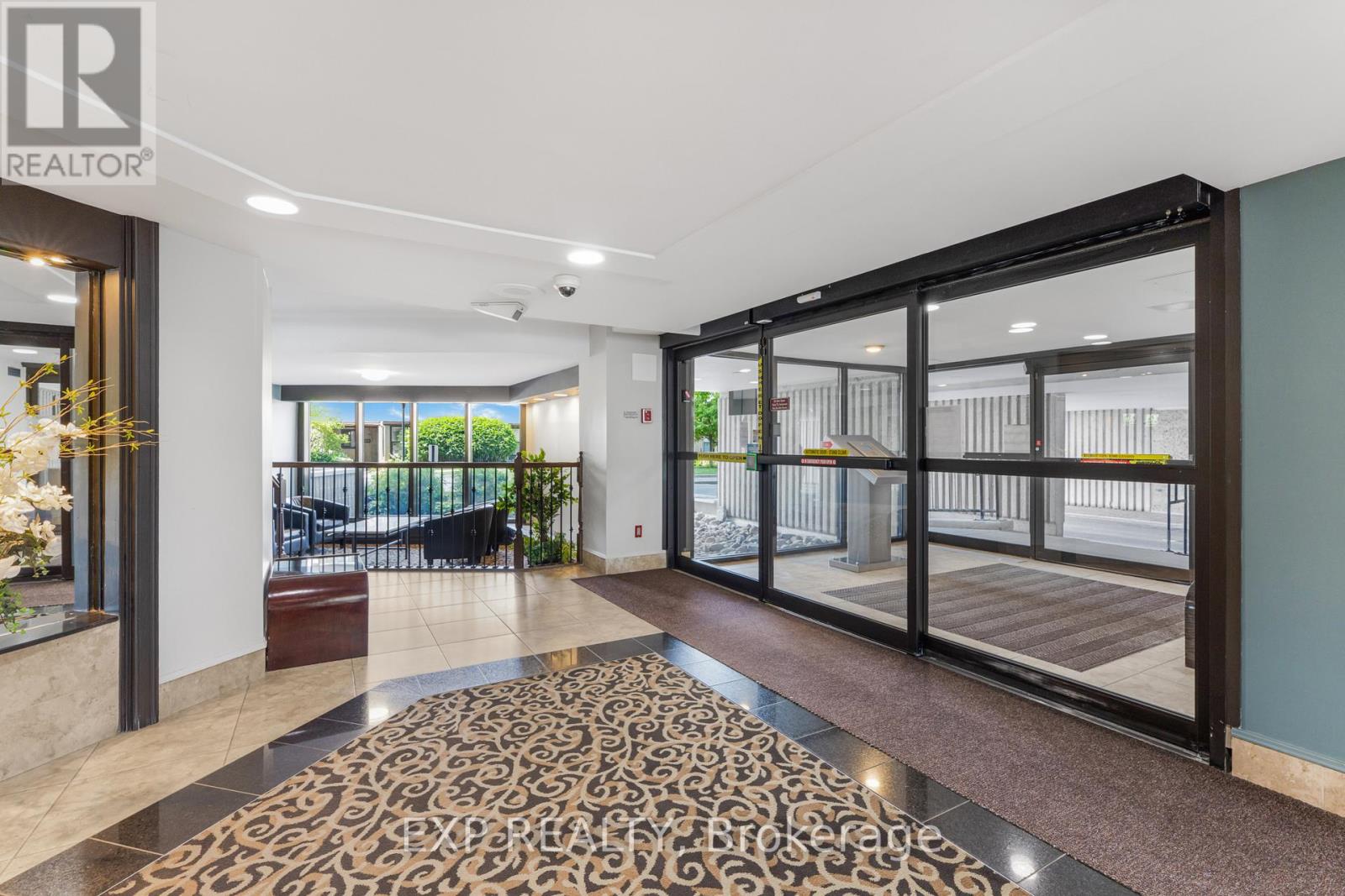 1501 - 1081 Ambleside Drive, Ottawa, Ontario K2B 8C8 - Photo 4 - X12687584