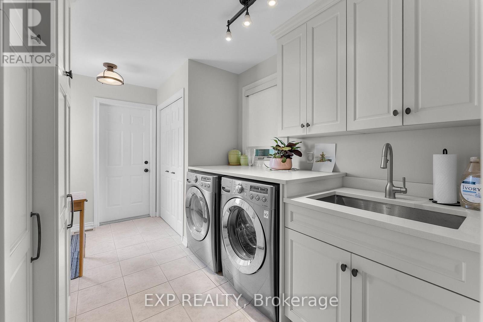 6748 January Drive, Niagara Falls, Ontario  L2J 4J4 - Photo 22 - X12687708