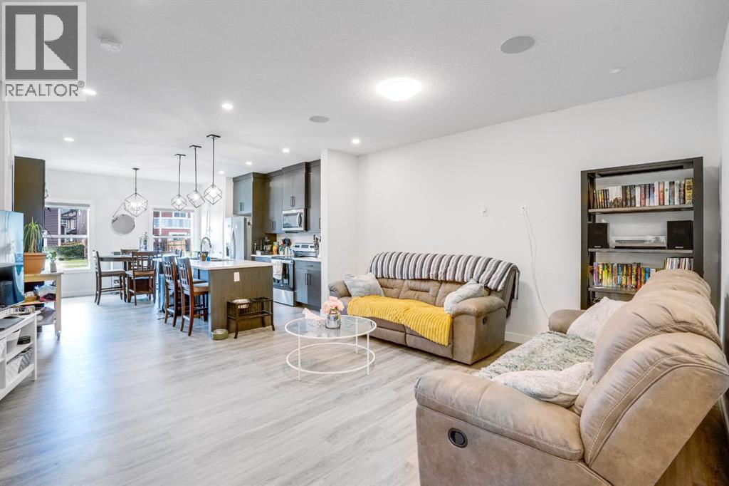 28 Midtown Close Sw, Airdrie, Alberta  T4B 5G9 - Photo 5 - A2277696