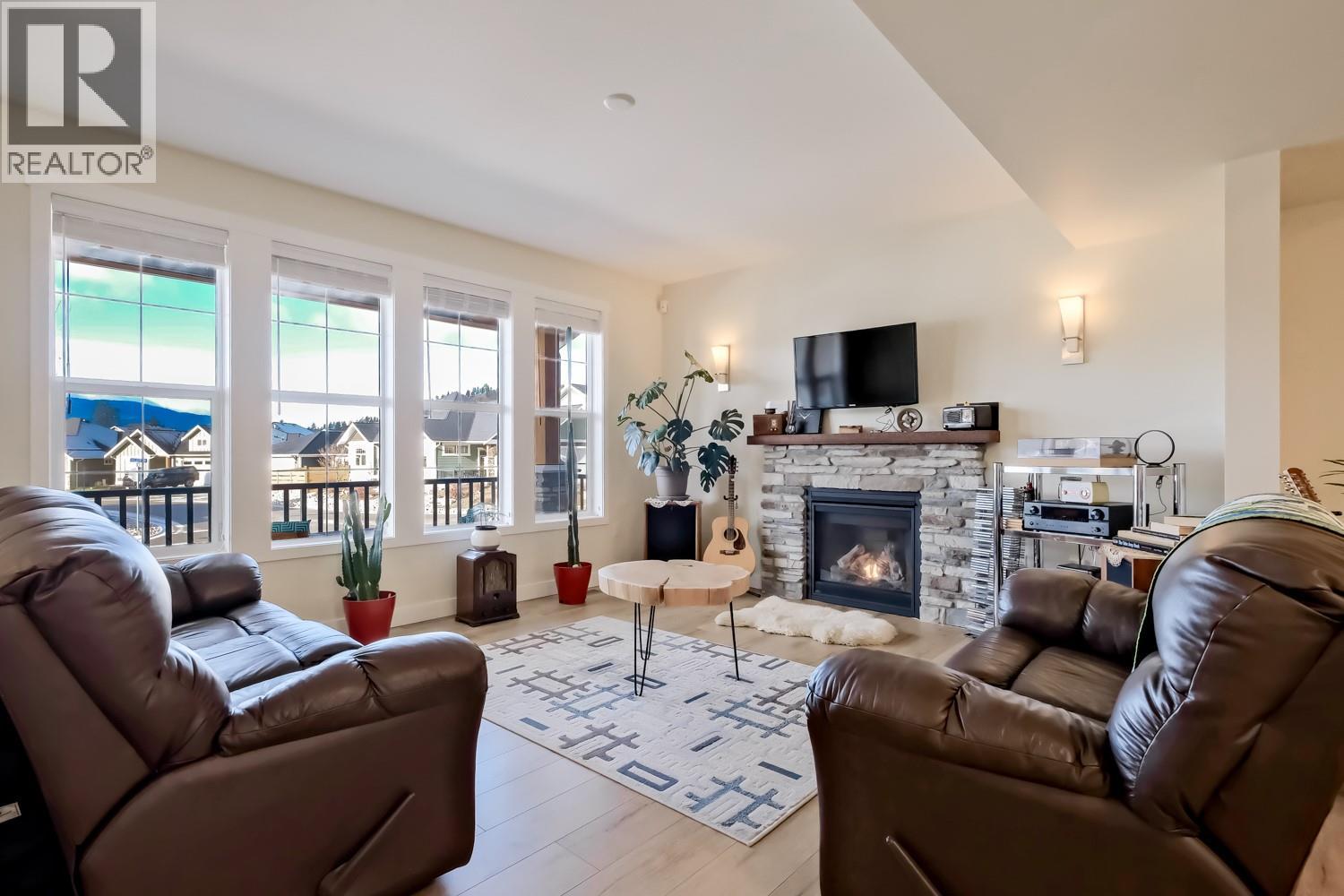 926 Holden Road, Penticton, British Columbia  V2A 9G6 - Photo 4 - 10372517