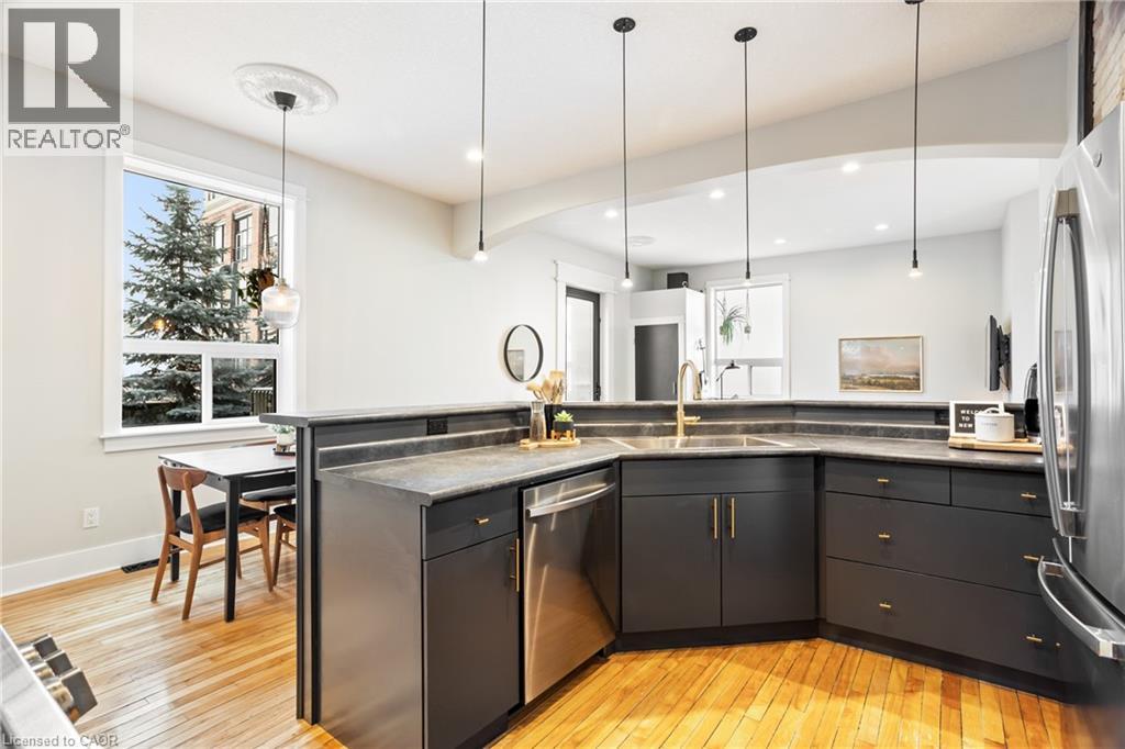 66 Chestnut Street, Kitchener, Ontario  N2H 1T8 - Photo 11 - 40797461