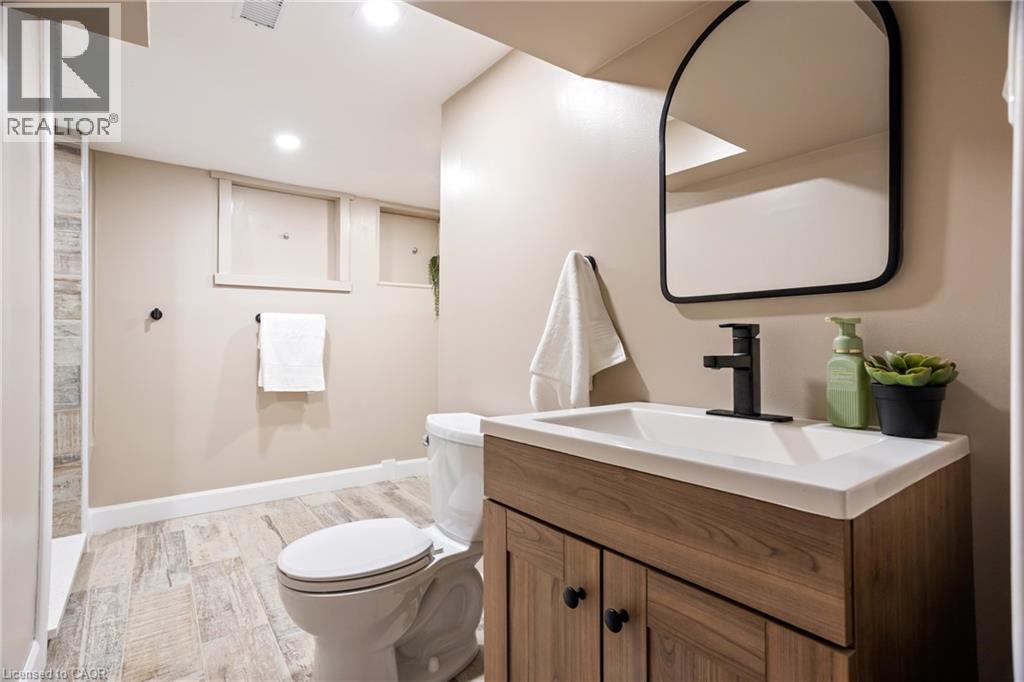 66 Chestnut Street, Kitchener, Ontario  N2H 1T8 - Photo 44 - 40797461