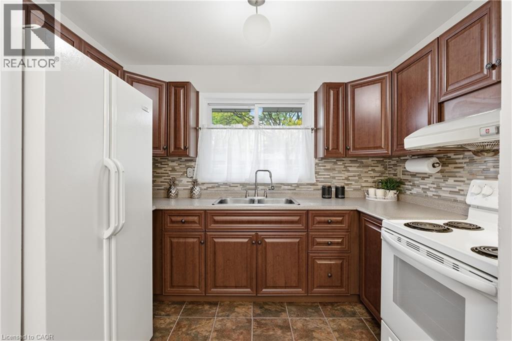 28 Bacall Crescent, Hamilton, Ontario  L8T 4W9 - Photo 8 - 40781609