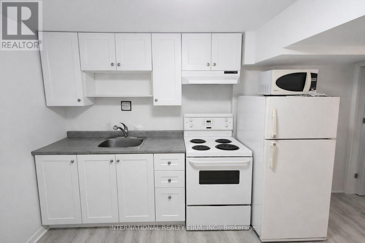 Bsmt - 92 Combe Avenue, Toronto, Ontario  M3H 4J7 - Photo 2 - C12687520