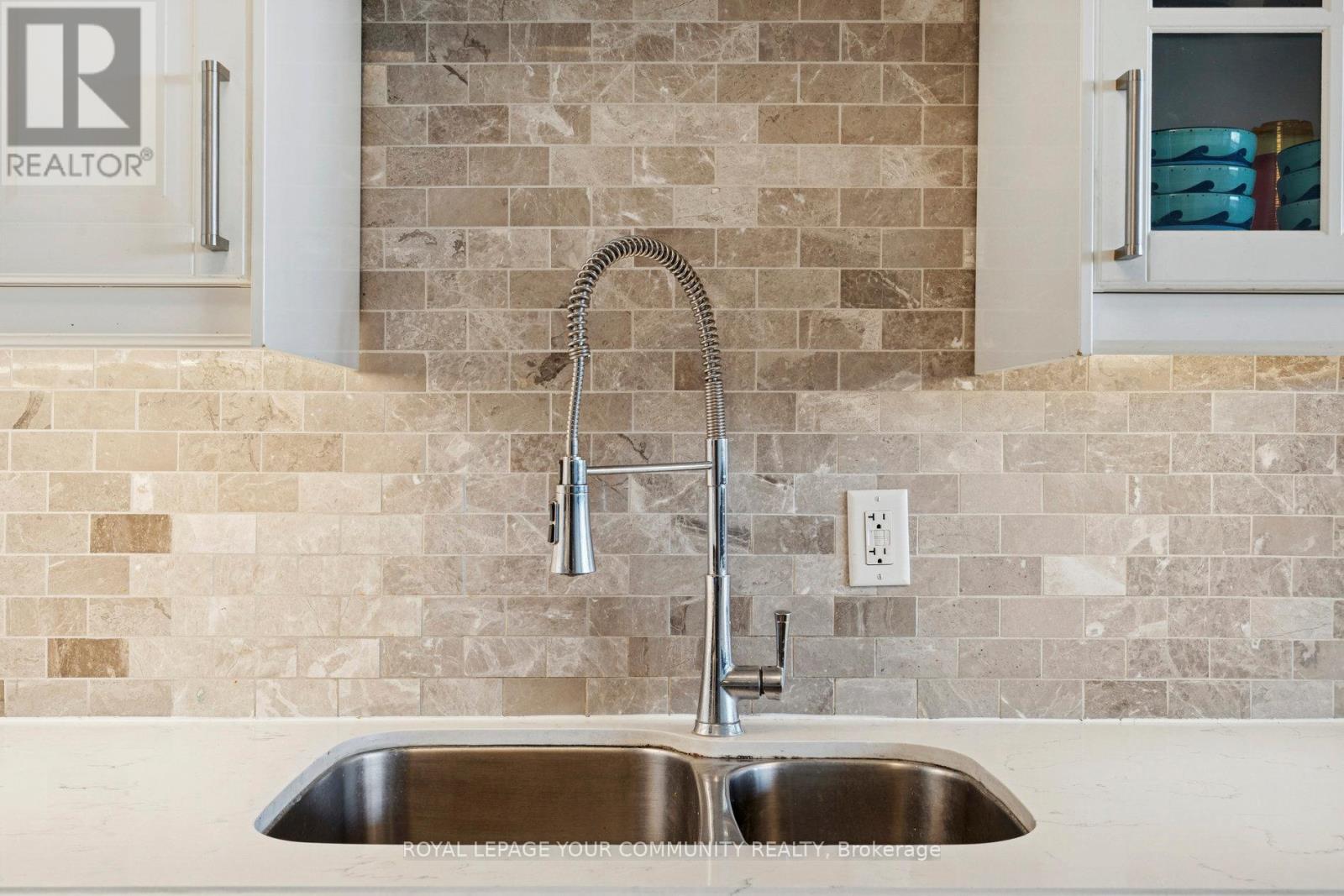 1606 - 40 Homewood Avenue, Toronto, Ontario  M4Y 2K2 - Photo 12 - C12687534