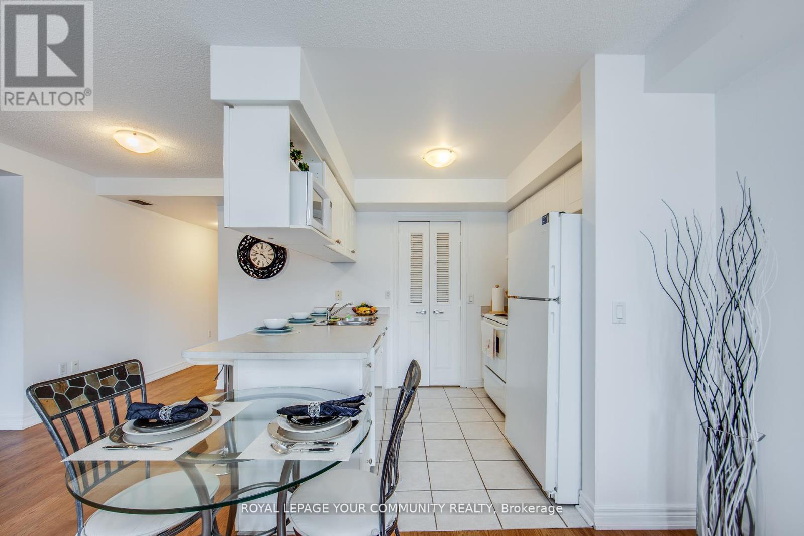 101 - 130 Vanderhoof Avenue, Toronto, Ontario  M4G 4J8 - Photo 7 - C12687644