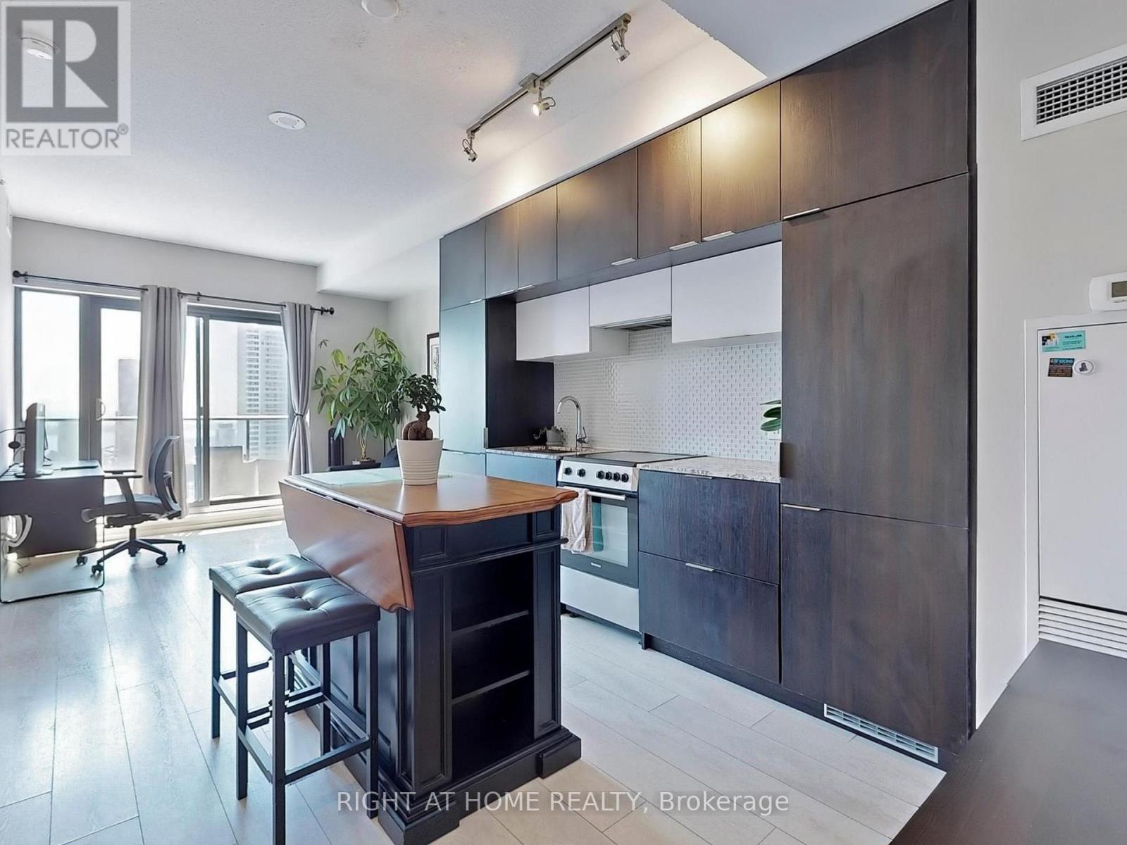 3803 - 159 Dundas Street E, Toronto, Ontario  M5B 0A9 - Photo 7 - C12687682