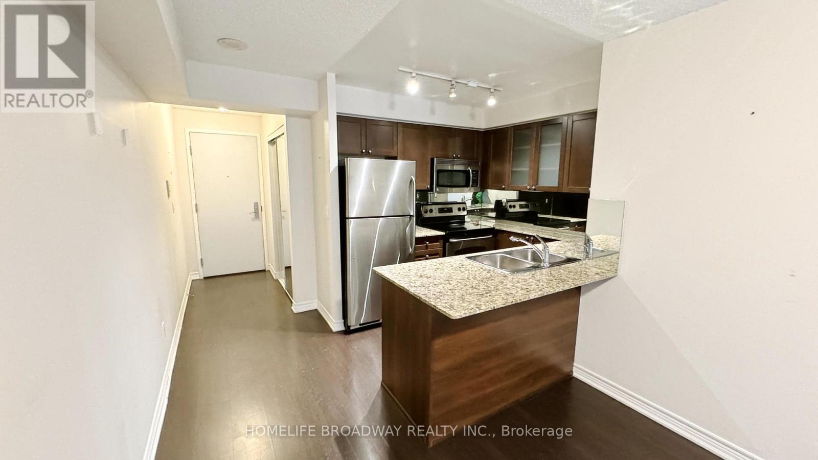 413 - 761 Bay Street, Toronto, Ontario  M6J 1H9 - Photo 2 - C12687686