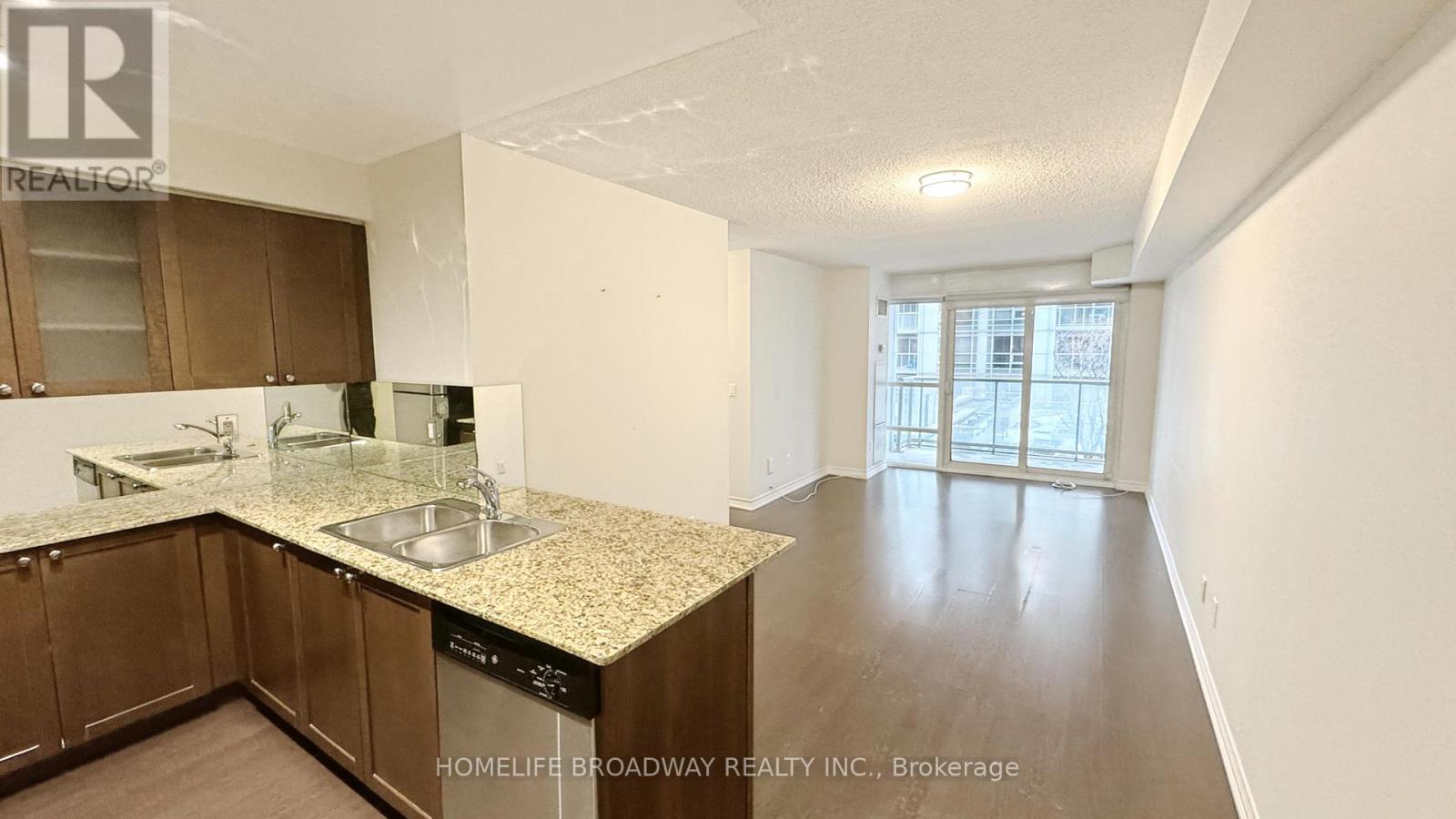 413 - 761 Bay Street, Toronto, Ontario  M6J 1H9 - Photo 3 - C12687686