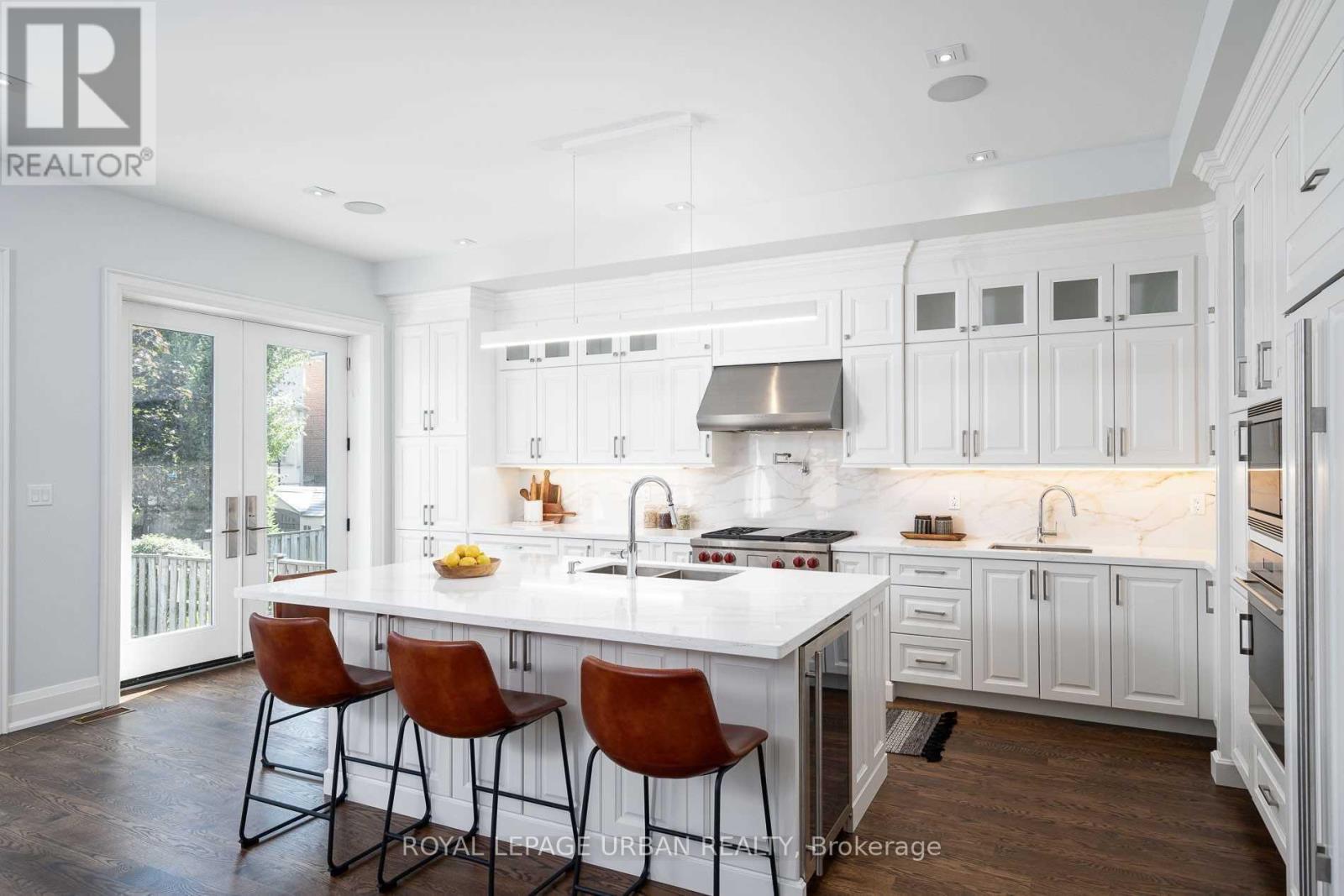 285 Joicey Boulevard, Toronto, Ontario  M5M 2V8 - Photo 11 - C12687706