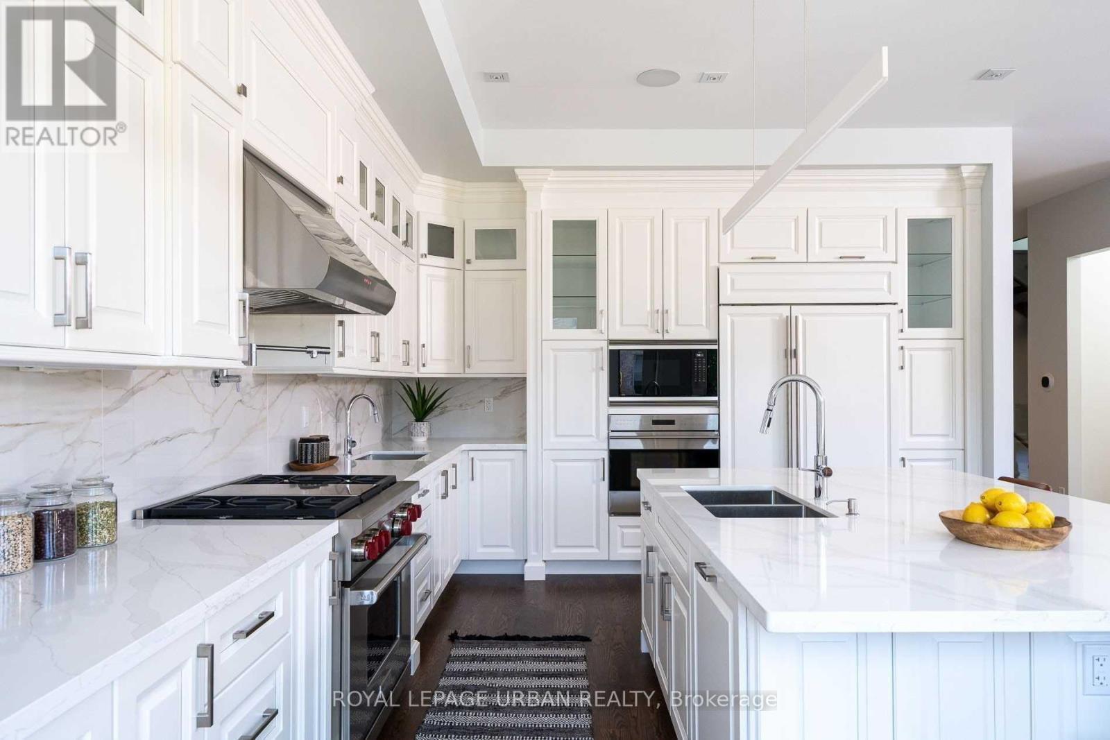 285 Joicey Boulevard, Toronto, Ontario  M5M 2V8 - Photo 13 - C12687706