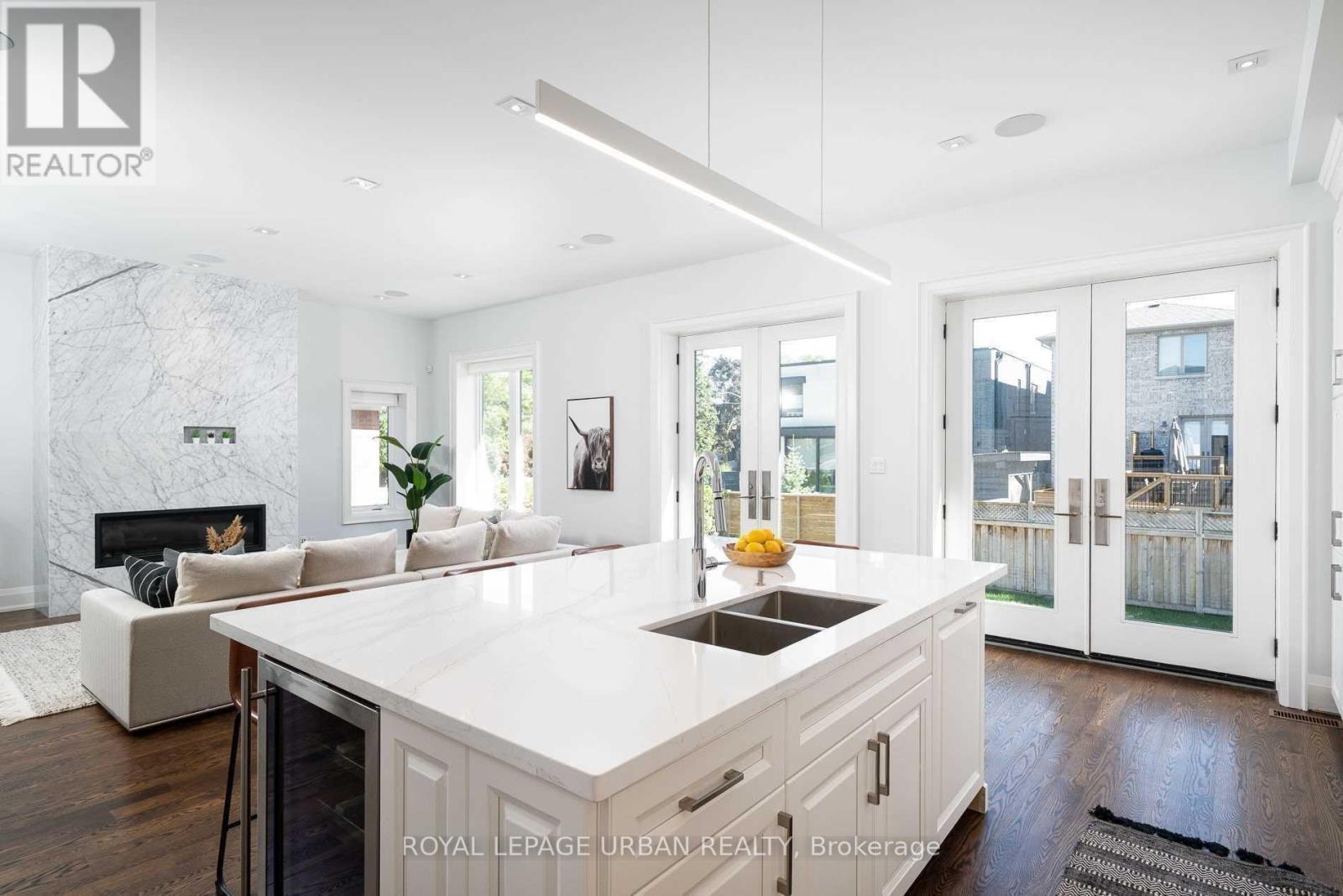 285 Joicey Boulevard, Toronto, Ontario  M5M 2V8 - Photo 14 - C12687706