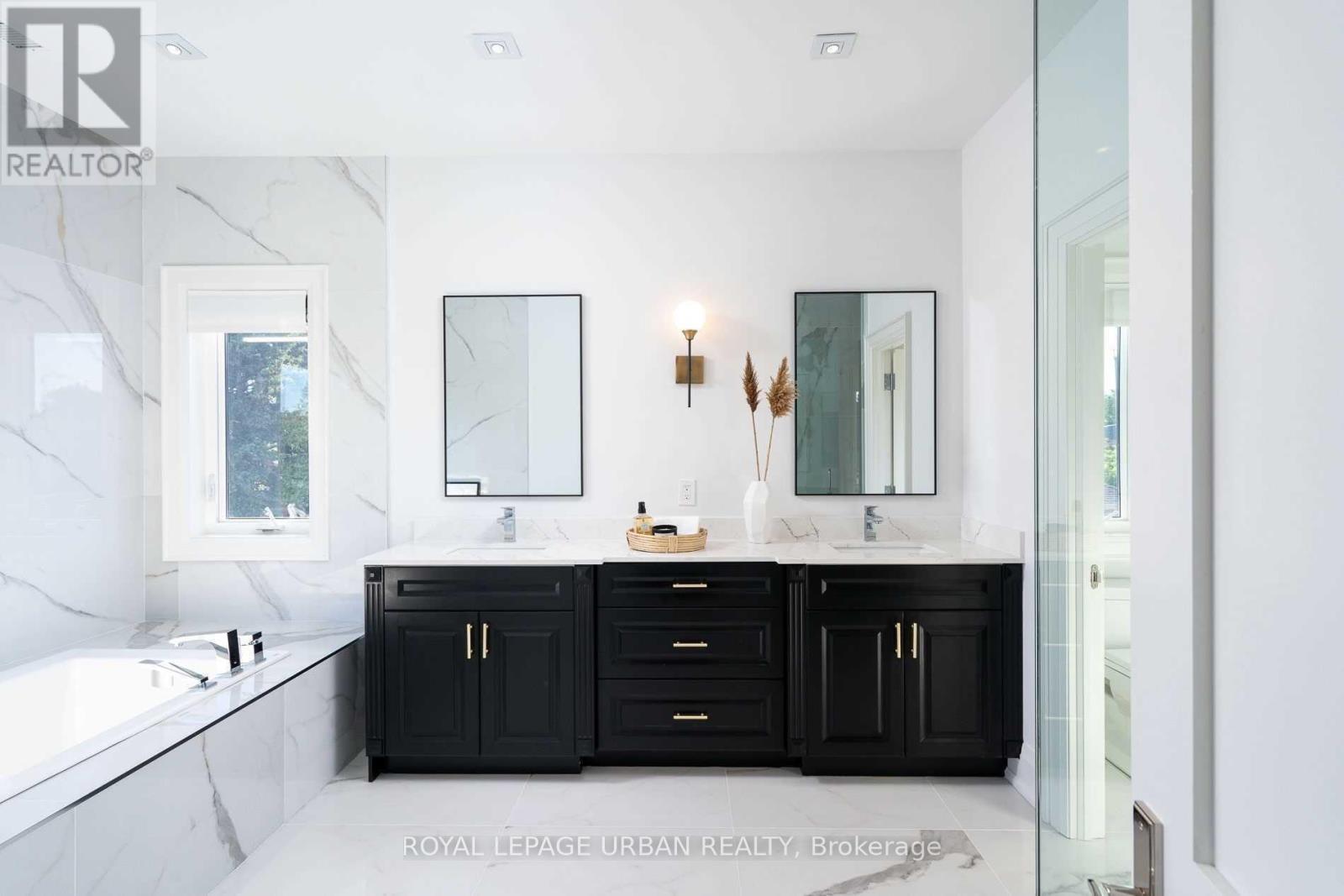 285 Joicey Boulevard, Toronto, Ontario  M5M 2V8 - Photo 20 - C12687706