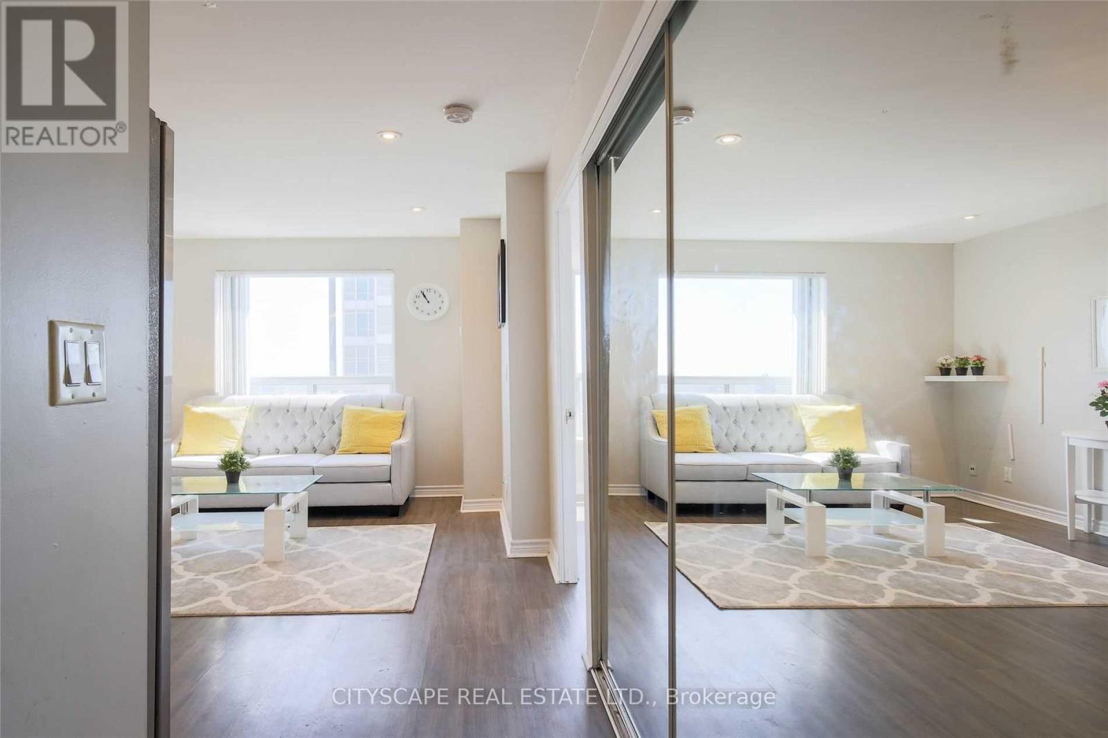 3505 - 36 Lee Centre Drive, Toronto, Ontario  M1H 3K2 - Photo 2 - E12687552