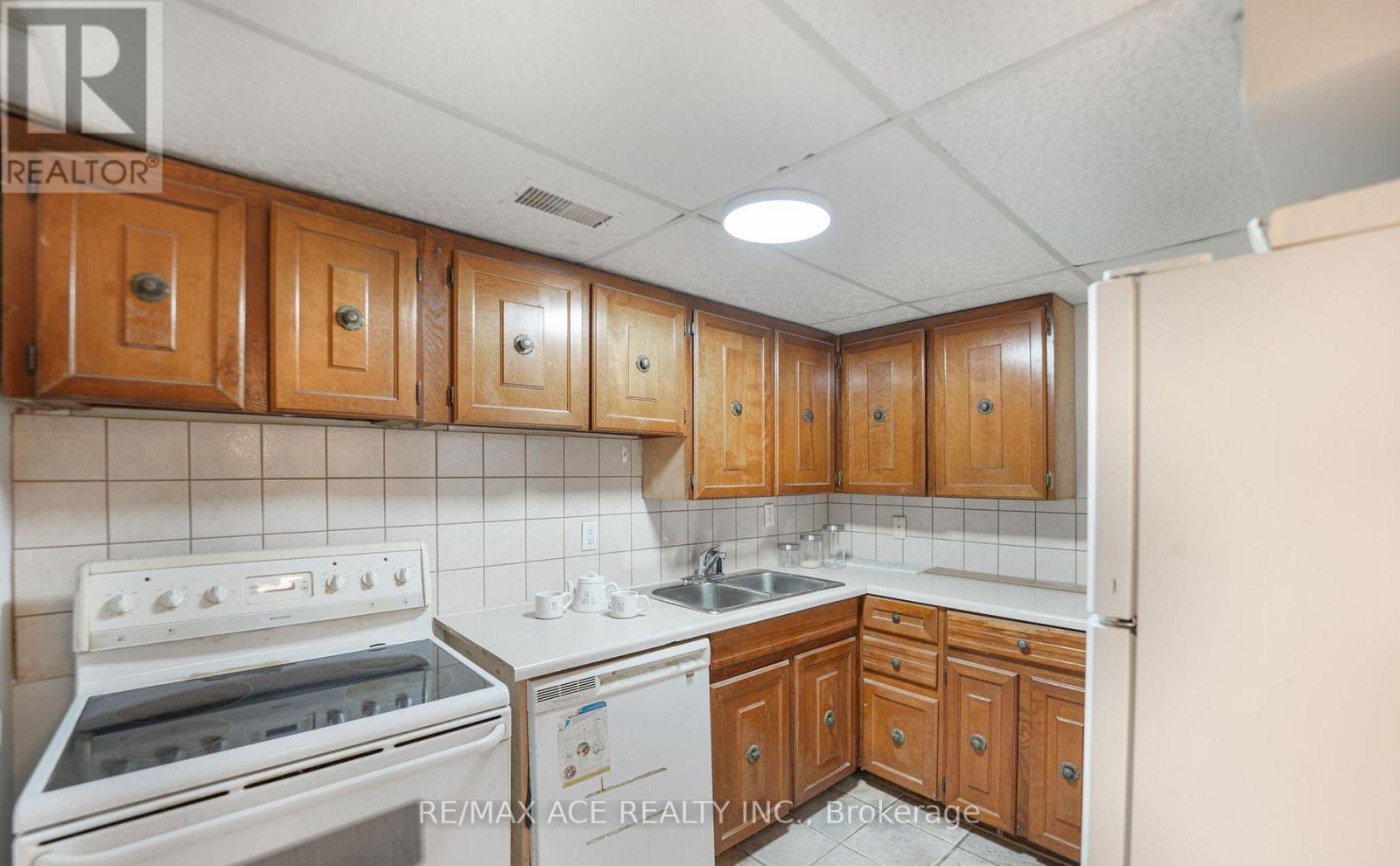 Bsmt - 90 Monk Crescent, Ajax, Ontario  L1Z 1H3 - Photo 2 - E12687586